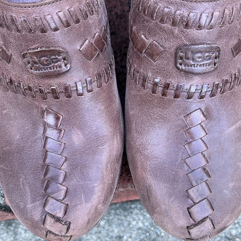 UGG Vivica Clogs - Picture 2 of 12
